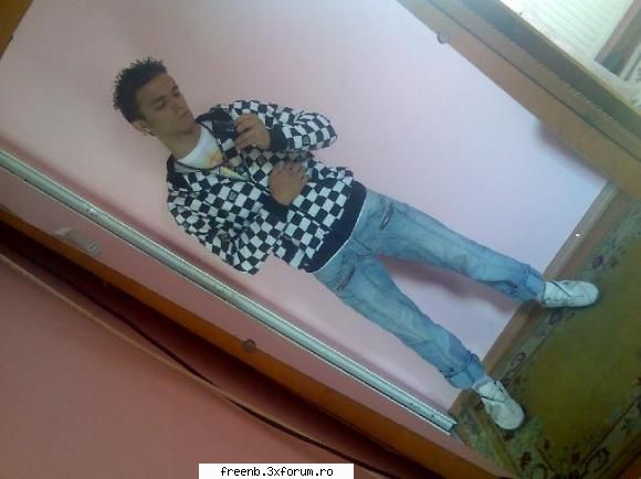aa pai si eu?? - Nick CS: Esc Myh4y-Z Nume Real Ocupatie: Elev - Hi5 - Prezentare