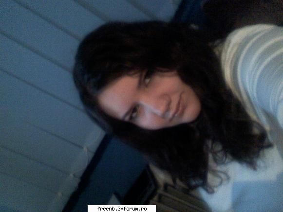 hi peopleee :X - pt bebitza poza color :D - Hi5 - Prezentare